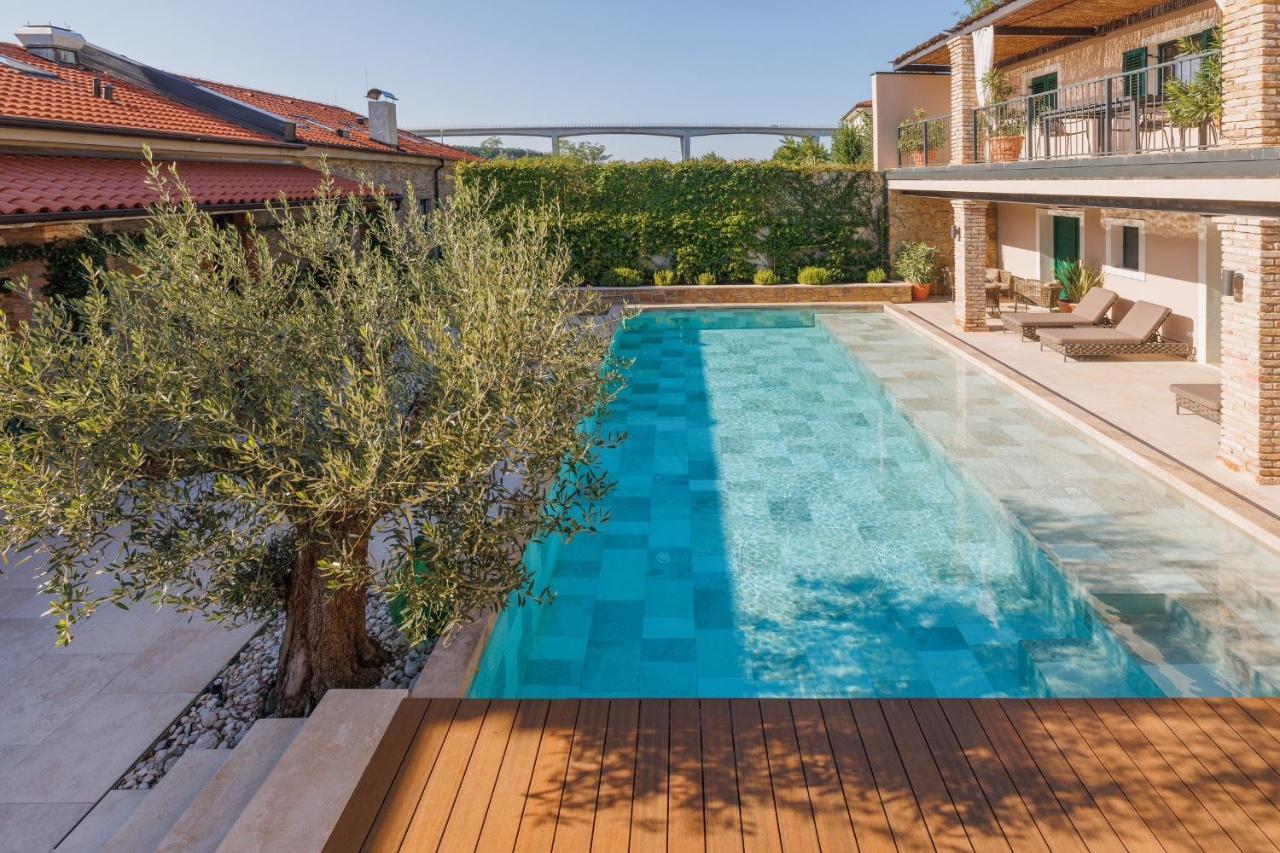 Vila Robida & Spa Črni Kal 외부 사진